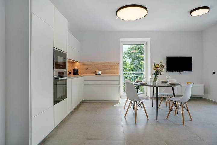 Entire apartment, Apartment 'Haus Weinblick Apt 3' with Mountain View, Wi-Fi, and Air Conditioning in Margreid an der Weinstraße, Nonsberg Group