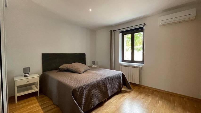 Location de vacances pour 7 personnes, avec vue et terrasse, animaux acceptés à Quarante - 3