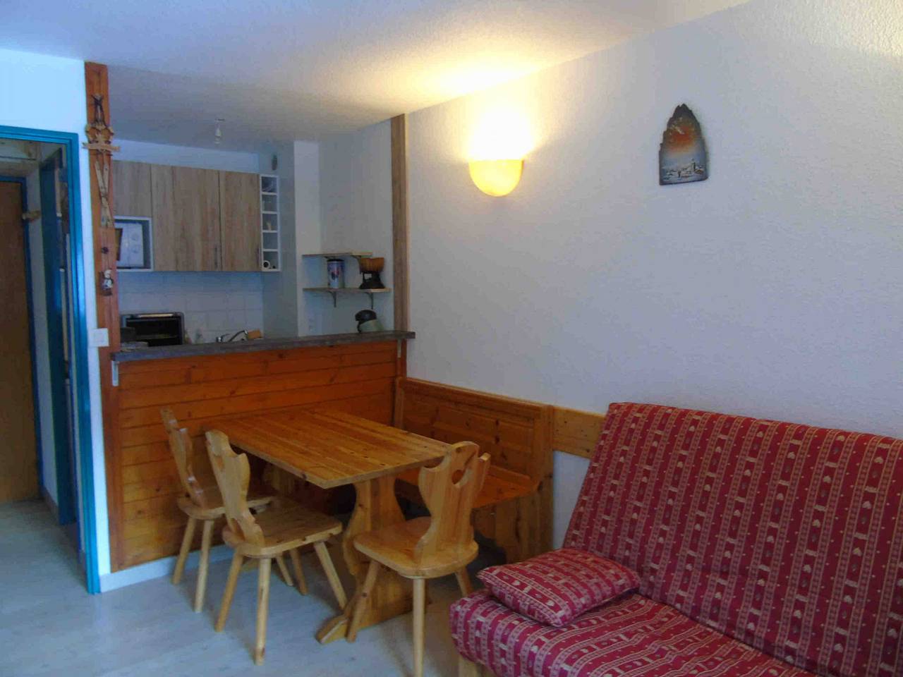 Entire studio, Cozy studio in Valfréjus near cable car, balcony, 4 people in Valfréjus, Modane
