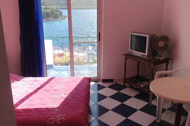 Gîte pour 2 personnes, avec balcon/terrasse dans Lastovo