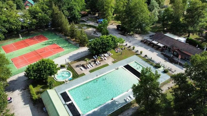 Chalet pour 4 personnes, avec Terrasse et Piscine