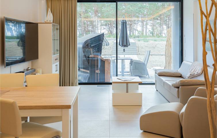 Geheel vakantieappartement, Geluk aan zee: Modern appartement met terras, vaatwasser & internet in Strand Prora, Binz