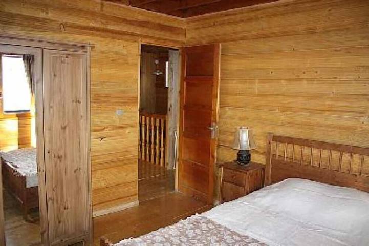 Chalet aus Holz und Steinen, renoviert, 250 Meter von den Skiliften entfernt. in Vénosc, Les Deux Alpes