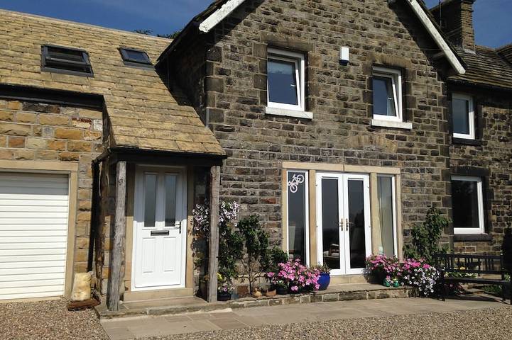 Holiday rental for 8 people, with garden, with pets in South Yorkshire