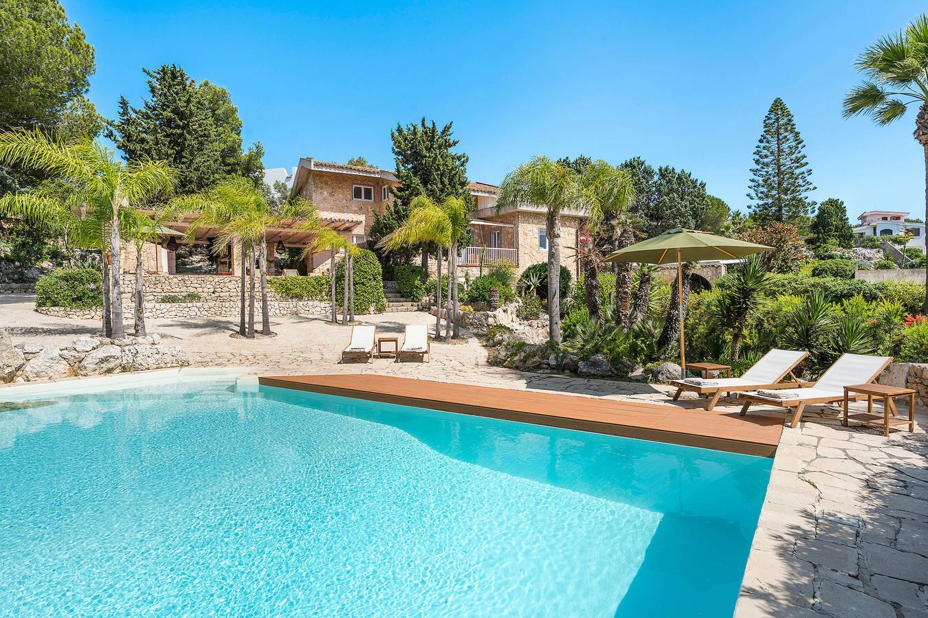 Villa Maddalena in Siracusa, Siracusa e dintorni