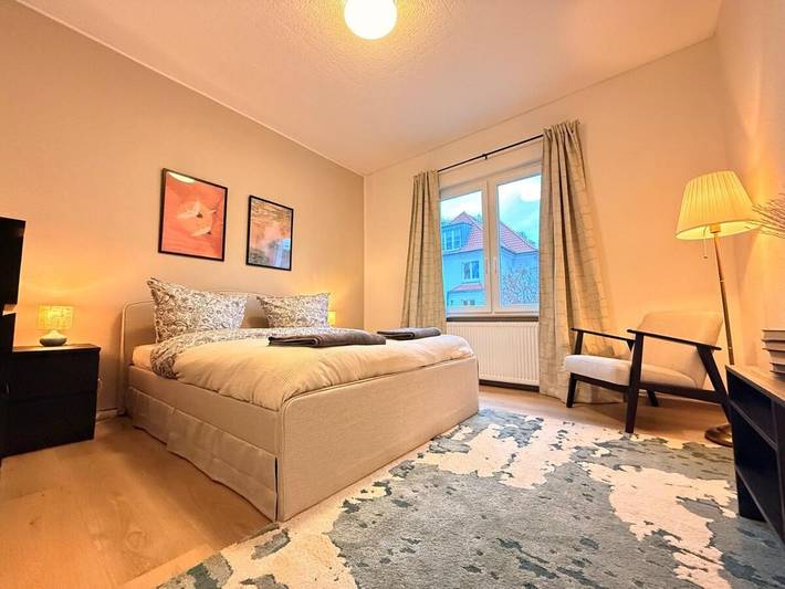 Ferienwohnung für 5 Personen, mit Balkon und Whirlpool sowie Terrasse und Garten in Oldenburg - 2