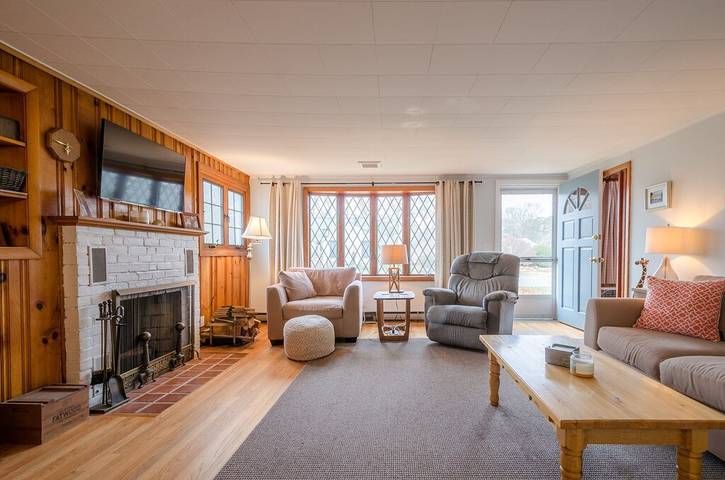 Vacation home for 5 people, with yard in Cape Cod