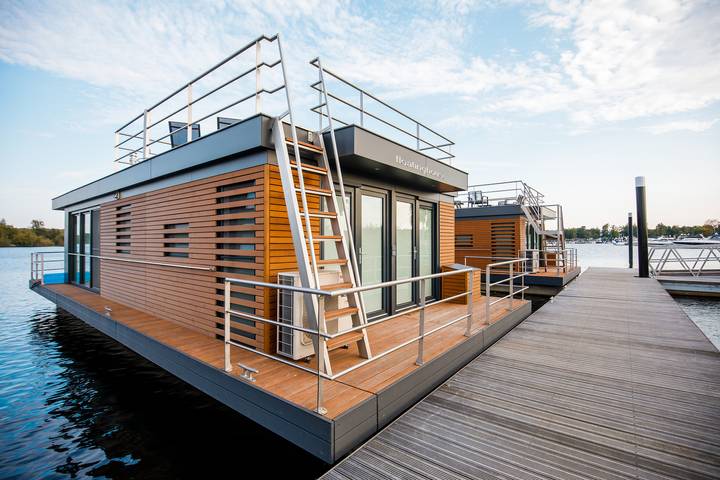 Vakantiepark Leukermeer — Floating House in Bergen (Limburg), Nationaal Park De Maasduinen