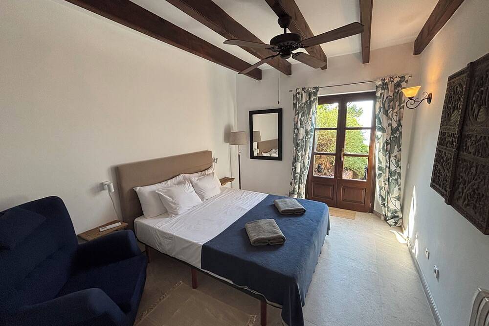 Fabulous 4-bedroom sea view villa with Pool, Ac, Wifi in beautiful Deià in Deià, Mallorca Westen