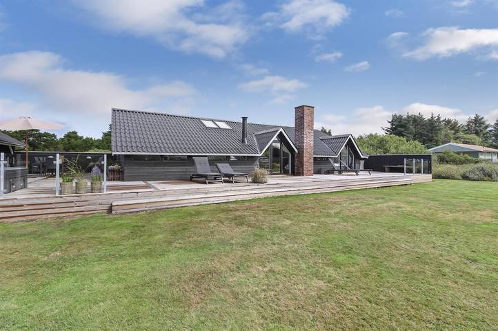 Ferienhaus für 8 Personen, mit Whirlpool und Terrasse in Vejers Strand