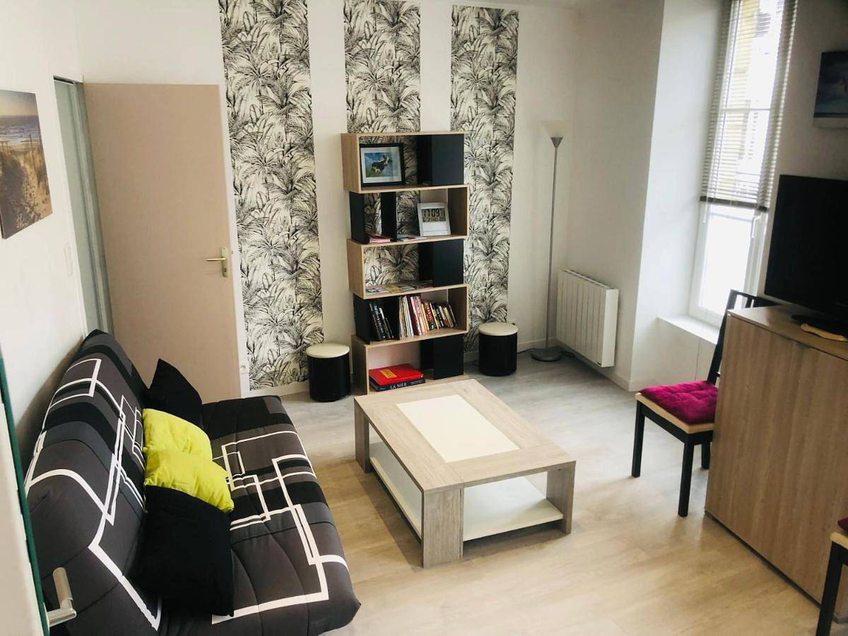 Appartement entier, One-Bedroom Apartment in Saint James, Région d'Avranches