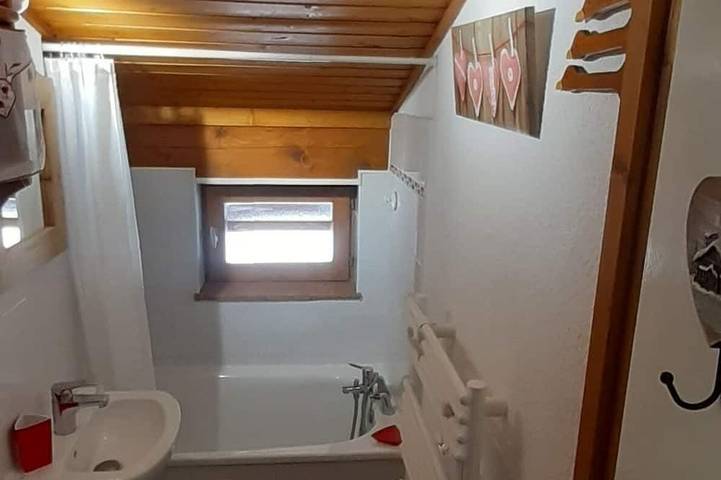 Appartement entier, Apt 4 pers à Praz sur Arly, plein sud, avec vue sur les pistes, près du centre in Praz-sur-Arly, Pays du Mont-Blanc
