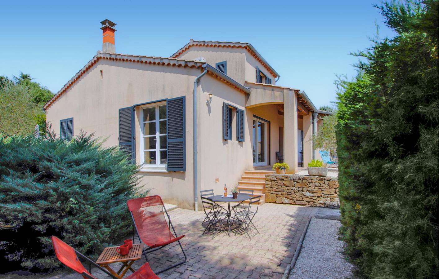 Levendige vakantieoase in Les Vans met zwembad & tuin in Les Vans, Parc naturel régional des Monts d'Ardèche