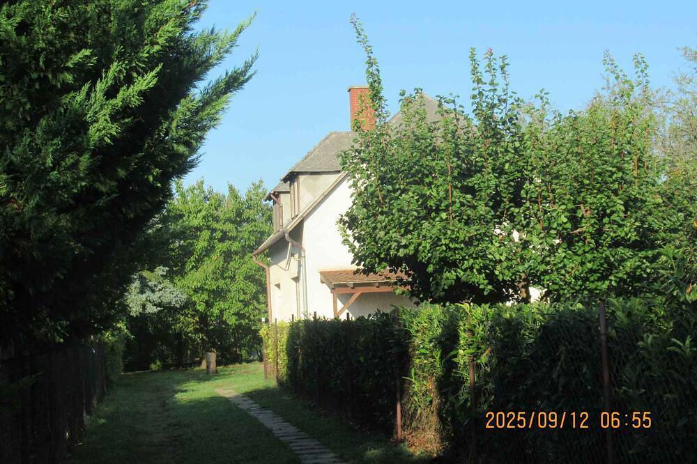 Casa de vacaciones con jardín y a solo 300 m de la playa in Csopak, Balatonfüredi járás