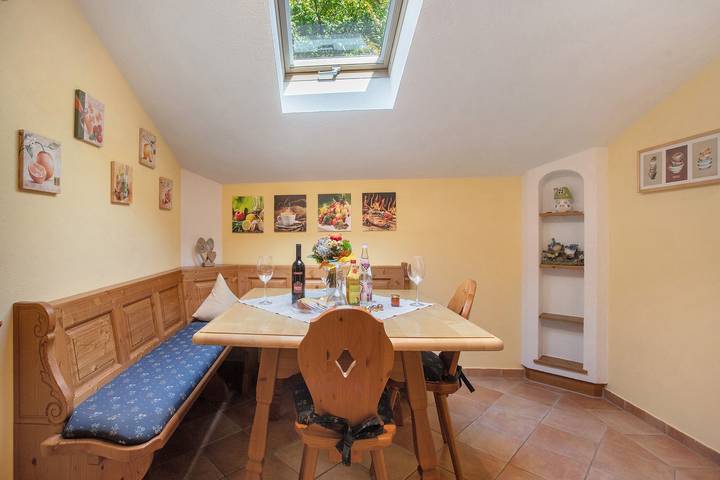 Ganze Wohnung, Ferienwohnung Alpenrose" mit Bergblick, Balkon und Wlan in Bad Reichenhall, Berchtesgadener Alpen