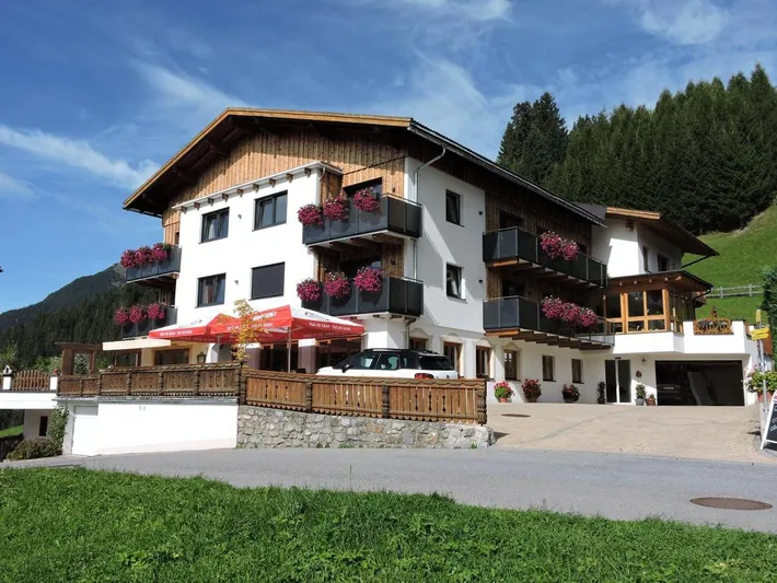 Hotel für 5 Personen, mit Garten und Ausblick - 1