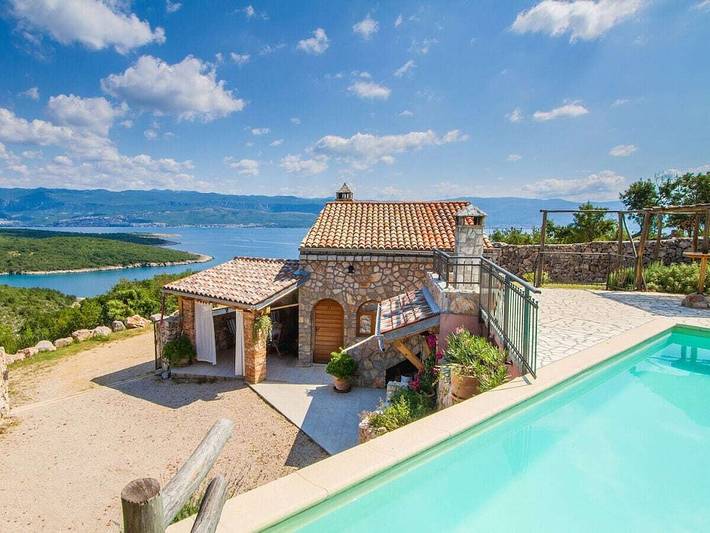 Villa pour 8 personnes, avec terrasse et piscine à Vrbnik