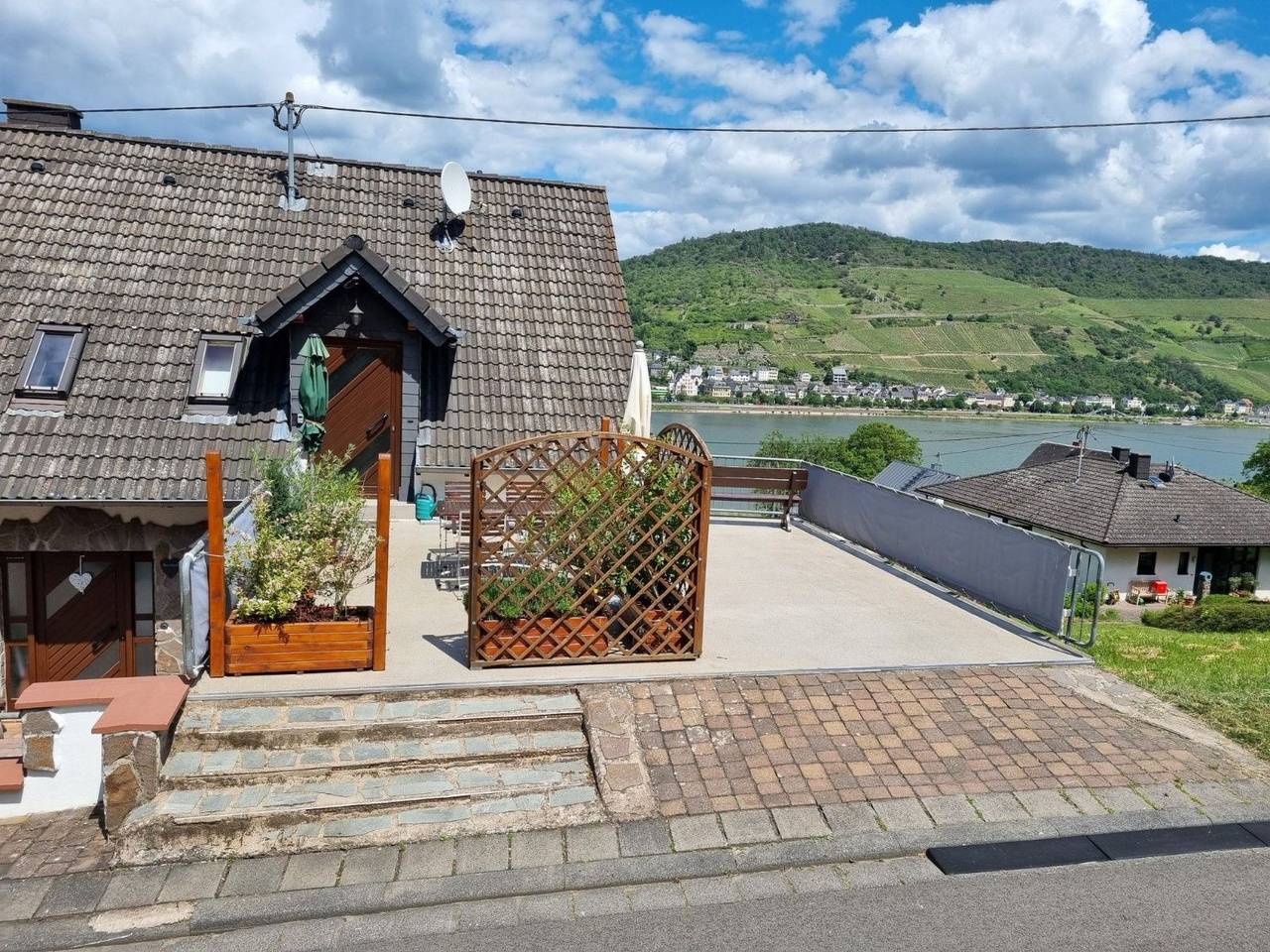 Ganze Wohnung, Rheinblick in Oberdiebach, Landkreis Mainz-Bingen