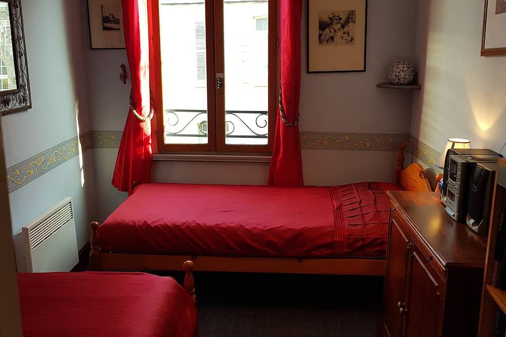 La Valerianne(Five bedroomed town house 200 metres from sea front) in Saint-Valery-sur-Somme, Région d'Abbeville