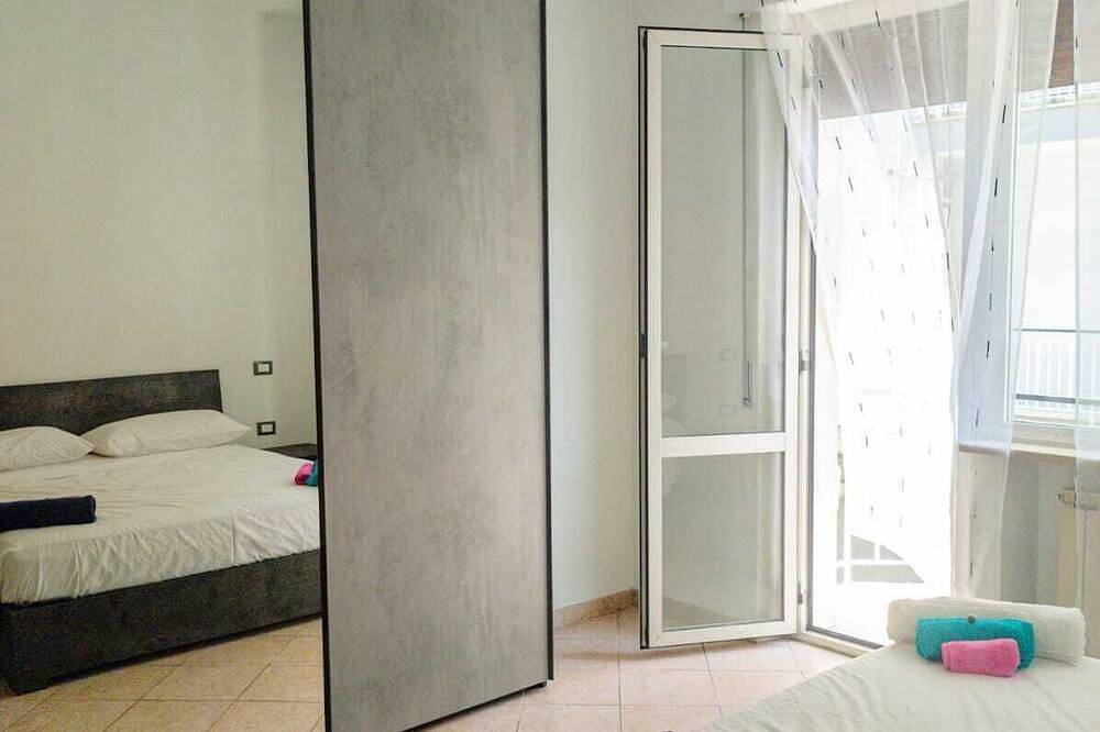Ganze Wohnung, Renovated apartment a stone's throw from the beach in Montesilvano, Pescara Provinz