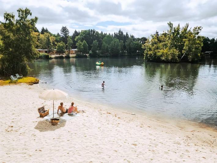 Camping pour 4 personnes, avec piscine ainsi que terrasse et vue, animaux acceptés dans le Loir-et-Cher - 2