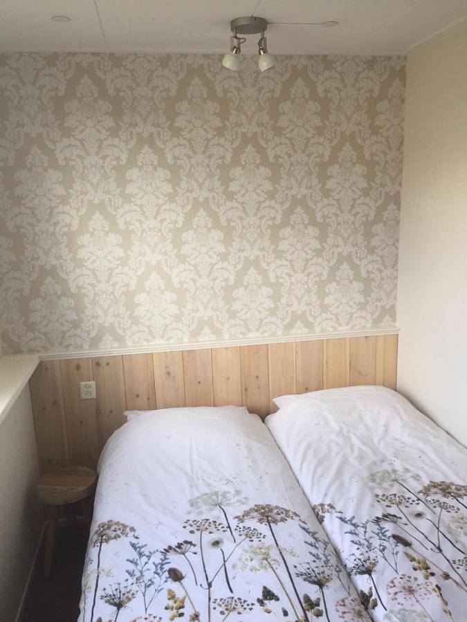 Ganze Ferienwohnung, Double Room with Shared Bathroom in Den Hoorn, Westfriesische Inseln