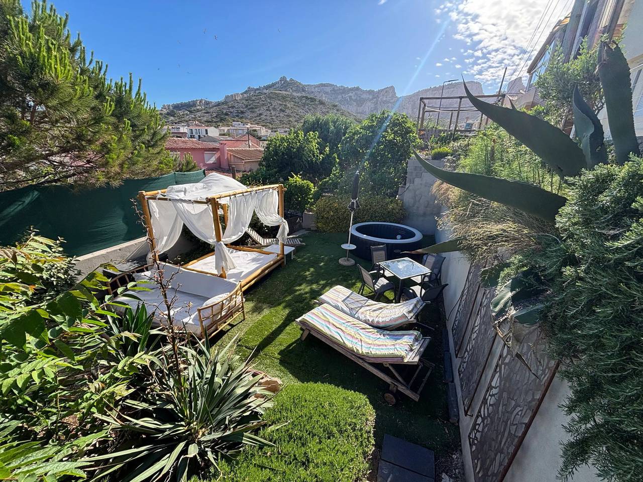 Casa encantadora en el corazón de las Calanques de Marsella + jardín. in Les Goudes, Marsella