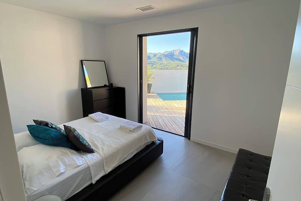 🌿 Villa with swimming pool and panoramic view Auriol Near Cassis, Marseille and Aix in Auriol, Marsella region