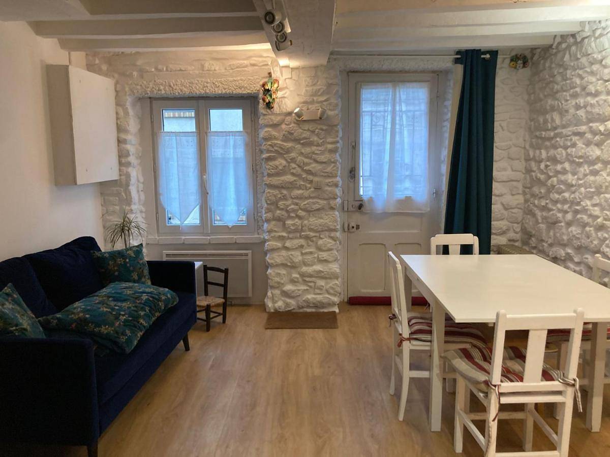 Appartement entier, Maison Cosy et Typique au Coeur de Maule in Maule, Yvelines