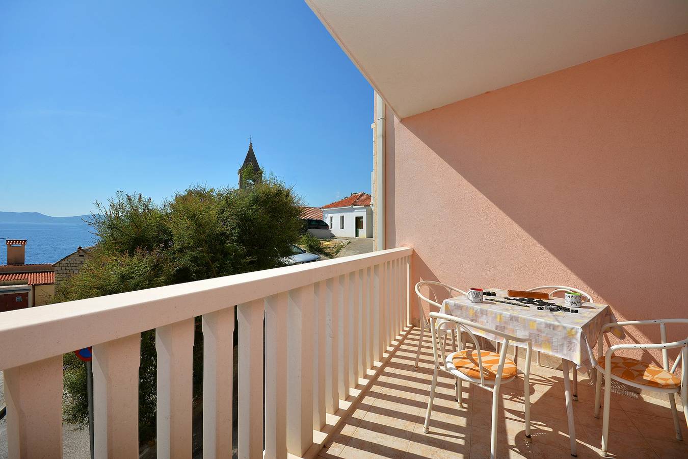 Ganze Wohnung, 1-Zimmer-Ferienwohnung mit Terrasse und Meerblick Pisak, Omis A-7521-d in Pisak, Omis-Riviera