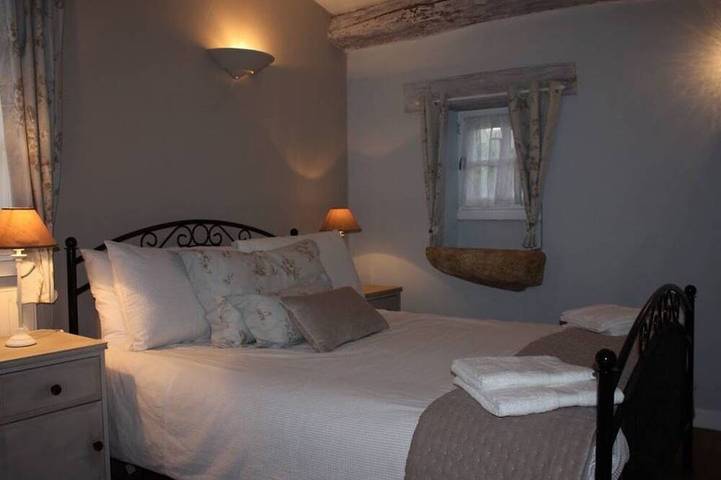 Location de vacances pour 4 personnes, avec jardin ainsi que terrasse et piscine à Puy-l'Évêque - 2