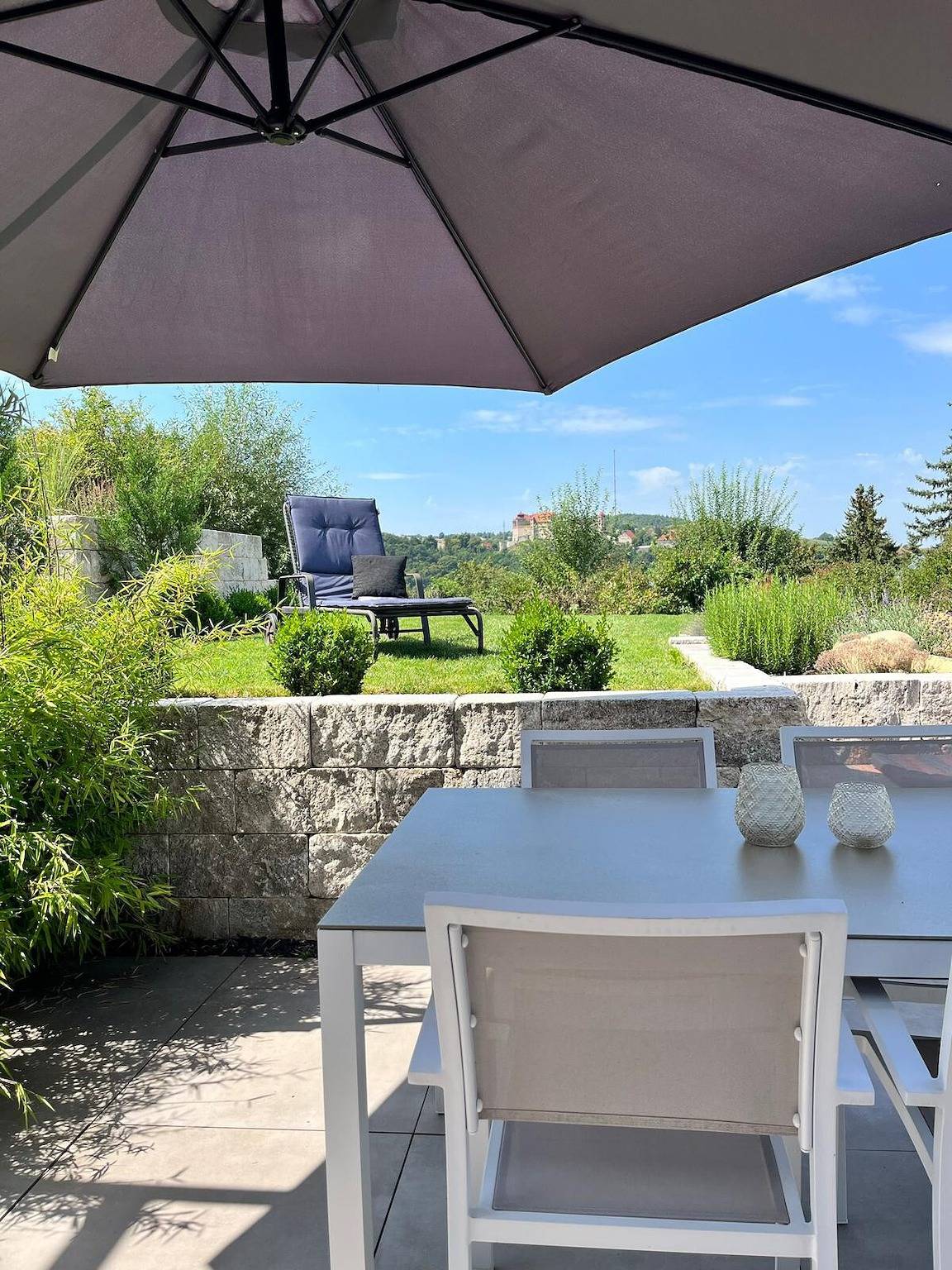 Ganze Wohnung, Ferienwohnung 'Burgblick' mit privater Terrasse, privatem Garten und Wlan in Harburg (Schwaben), Bayerisch Schwaben