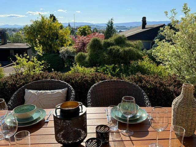 Location de vacances pour 7 personnes, avec jardin et vue sur le lac à Morat