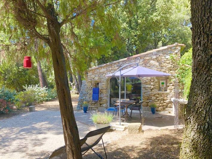Maison d’hôte pour 2 personnes, avec Terrasse et Jardin ainsi que Piscine et Vue à Saint-Marc-Jaumegarde