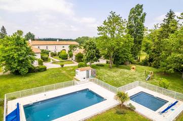 Gîte pour 3 personnes, avec jardin et piscine à Ronsenac