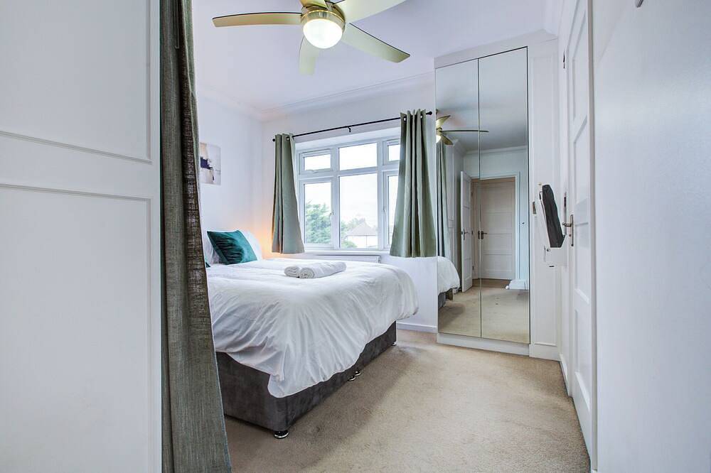 Spacious House - Heathrow, Slough, Pinewood in Iver, Colne Valley Park