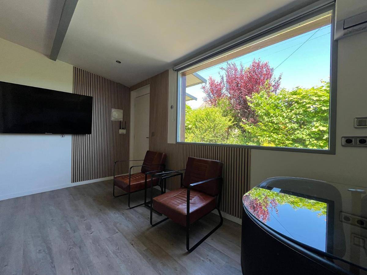 One-Bedroom House in Pontoise, Val-d'Oise