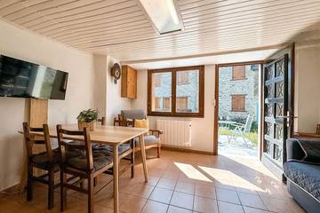 Gîte pour 6 personnes, avec jardin à Osséja