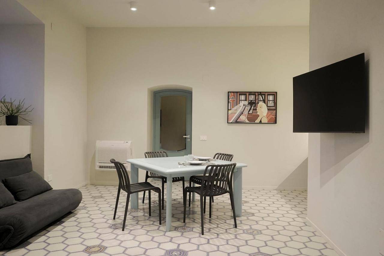 Viaggio Homes Appartamenti da 60 m2 con Jacuzzi Hammam Cucina Patio con Aperitivo di Benvenuto in Pontecagnano Faiano, Costa tirrenica Campania