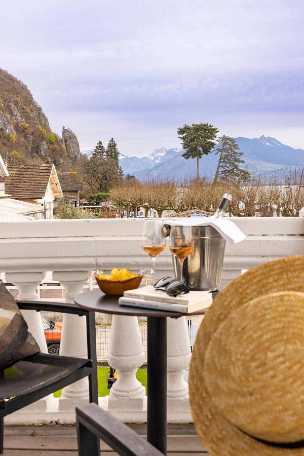 Hôtel pour 2 personnes, avec jardin et vue à Annecy-le-Vieux - 2