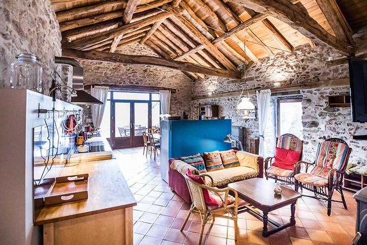 Gîte pour 6 personnes, avec Terrasse et Jardin dans Fontrieu