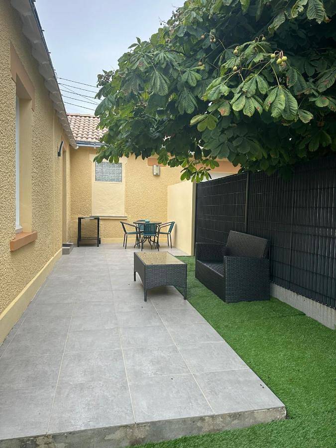 Location de vacances pour 2 personnes, avec terrasse dans Plage Du Port Meleu Prefailles - 4