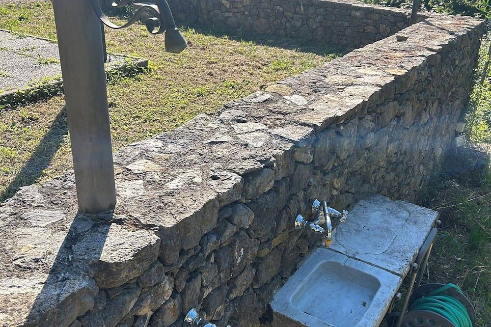 La rustica-little country house in Ameglia, Comune di Lerici