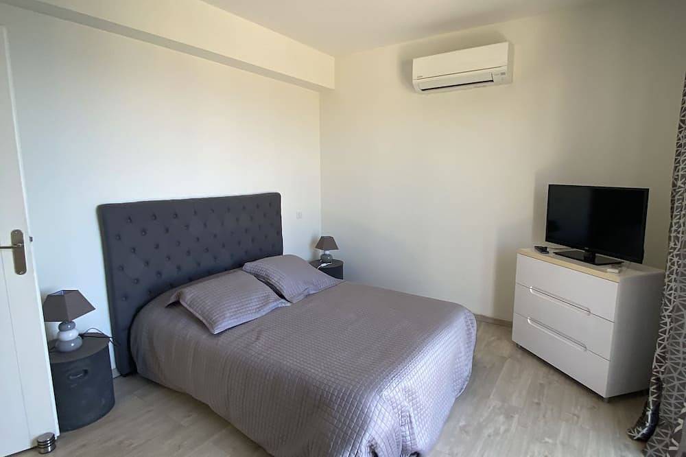 Magnifique villa neuve sur le toit Piscine et Jacuzzi avec sa pleine vue mer. in Ajaccio, Région d'Ajaccio