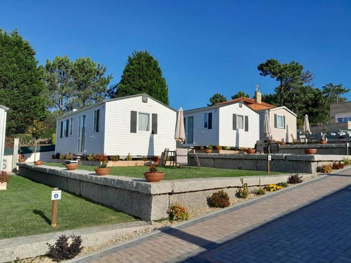 Bungalow para 3 pessoas, com Terraço e Jardim e ainda Piscina em O Grove