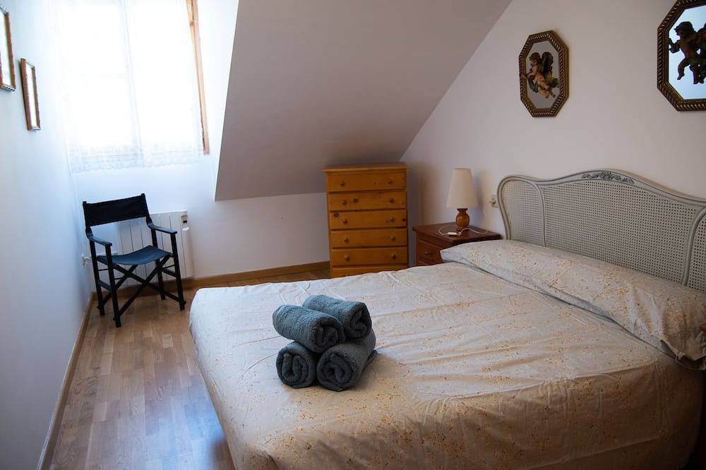 Entire apartment, Central Apartment With Parking - Rialp in Port Ainé, Rialp