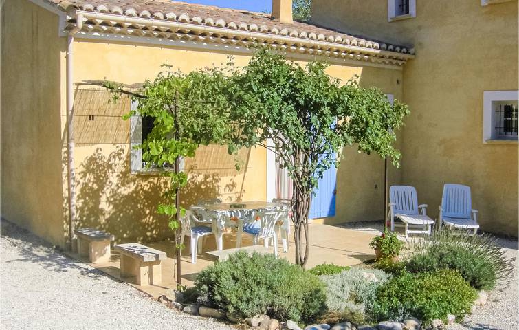 Location de vacances pour 3 personnes, avec piscine ainsi que jardin et terrasse à Roussillon - 3