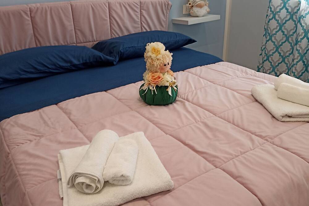 Fiesta house offers cozy rooms in Capaccio Paestum (Sa) hillside in Capaccio, Cilento