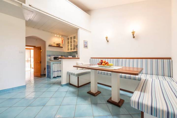 Gîte pour 4 personnes, avec balcon/terrasse et vue, animaux acceptés à Stintino - 4