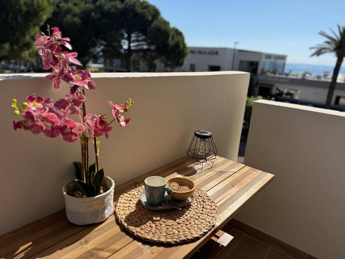 Gîte pour 3 personnes, avec balcon et vue dans Plage de la Pierre au Tambour - 2